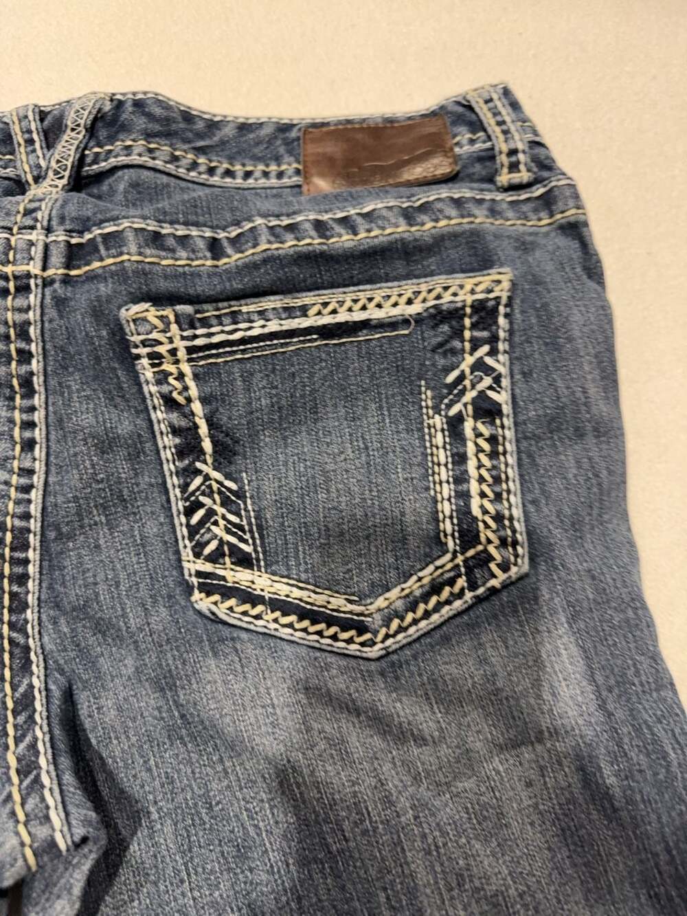 Maurices Jenna Jeans Women's Size 9/10 Short Button Fly Medium Wash - Picture 10 of 11